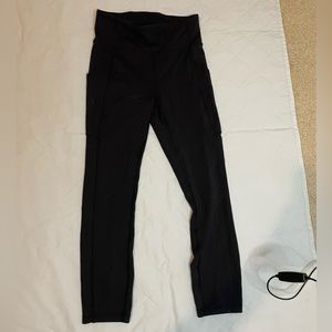 lulu; 25”; size 4; has pockets